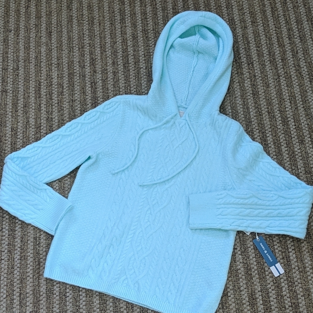 Court & Rowe New Soft Hoodie Sweater Small